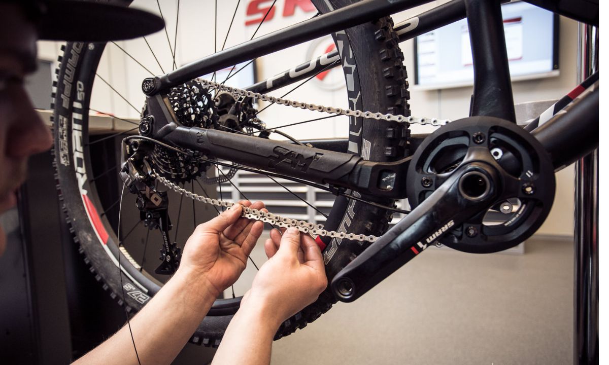 How To Tighten The Chain On A Mountain Bike